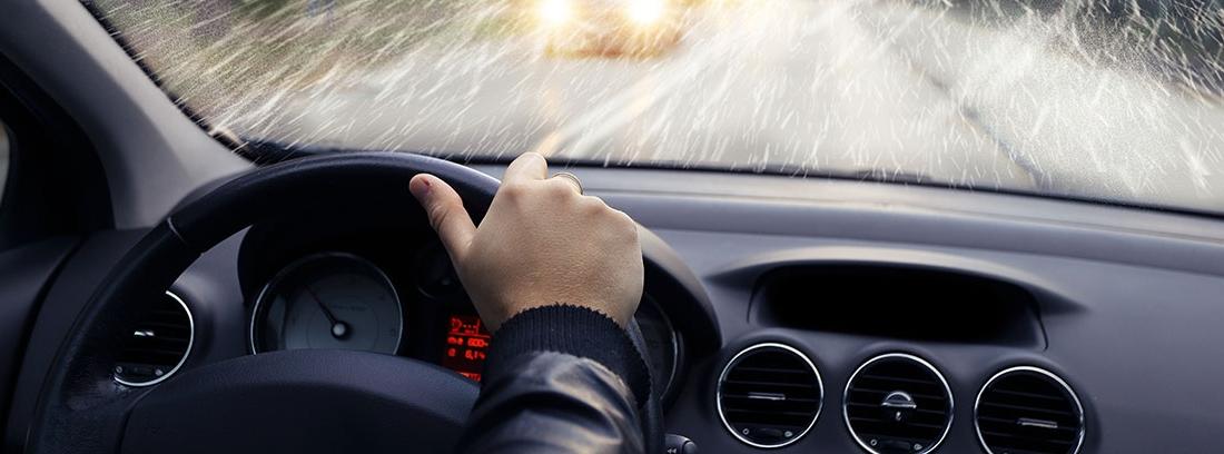 Consejos-para-conducir-con-lluvia